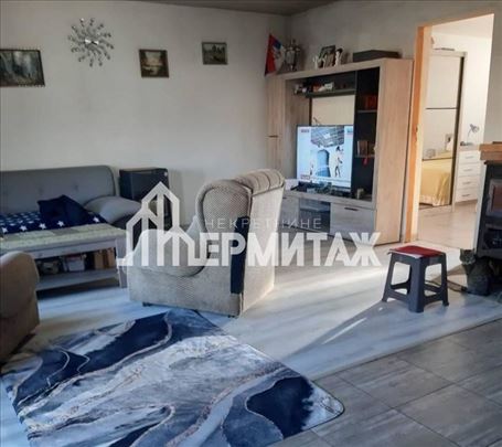 Porodična kuća sa kompletnim nameštajem