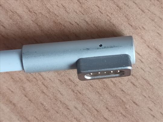   Punjač za Apple Macbook Pro