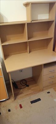 Radni sto sa policom-nadgradnjom