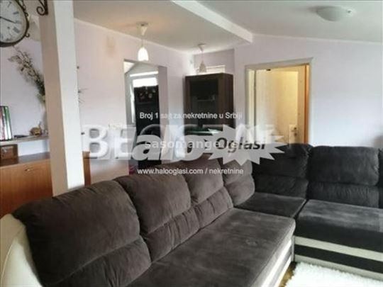 Centar izdajem sobu lux