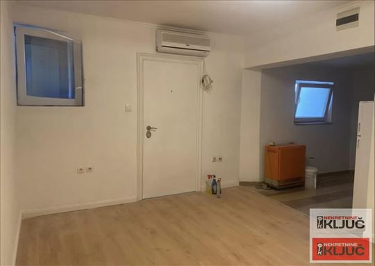 Centar-stari Grad, 26m2, Garsonjera, Useljiva