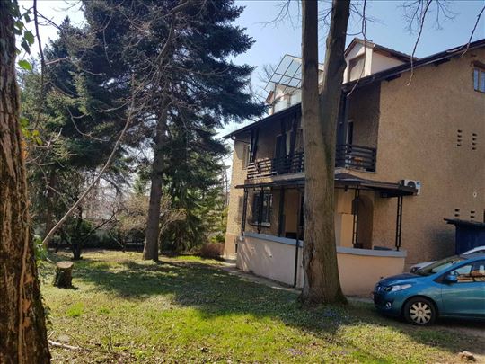 Dedinje, LUX, 2 parking mesta, provizija 1.5%