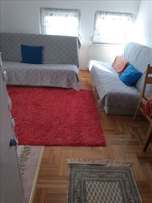 Garsonjera, 30m2, treći sprat, uknjižena