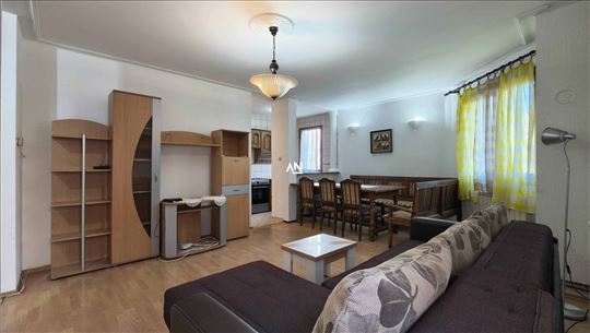 Jugoistočna orjentacija. Sendvič zidovi. Cena!!!! 