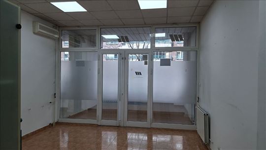 Lokal sa magacinom kod Arene