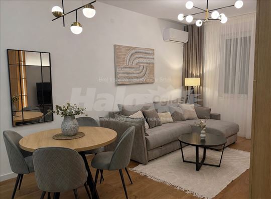 Luksuzan nov stan na Grbavici sa parkingom