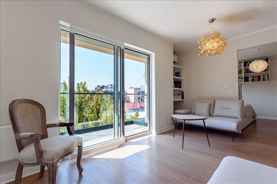 Obilicev venac, luks, 2.0-soban, namesten!        