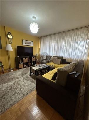 Odličan dvosoban, uknjižen, blok 38