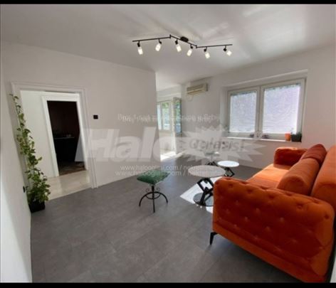 Prodajem 2.0 stan kod Instituta za majku i dete 