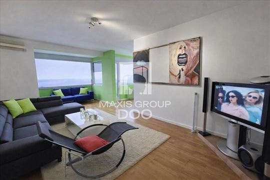 Dunavski kej 85m2 3.0 pogled na reku