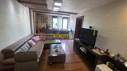 Bežanijska Kosa - prelep 3.0 stan, 67m2