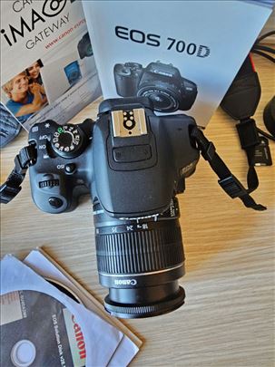 Canon 700d - samo 1900 okidanja + objektiv!