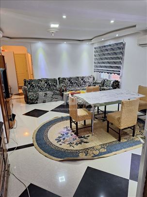 Izdajem gornji Sprat kuće 80qm sa zasebnim Ulazom 