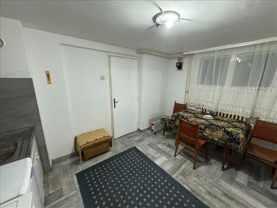 Karaburma, 40m2, 1.0, namešten, odmah useljiv!