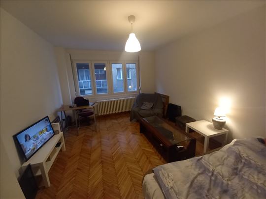 Mali stan na odličnoj lokaciji – pored Hrama