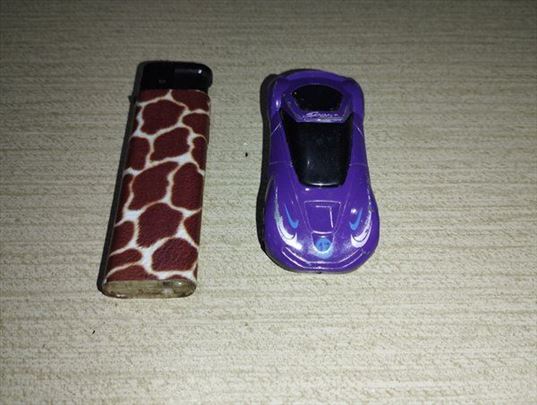 Metalni automobil 18