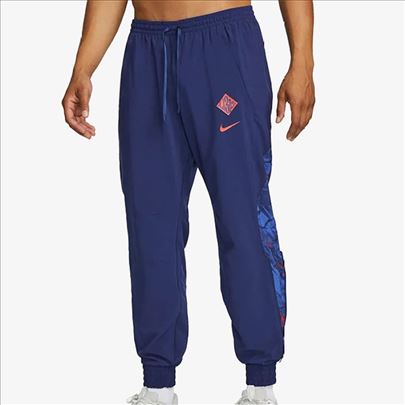 Nike England vel. XL