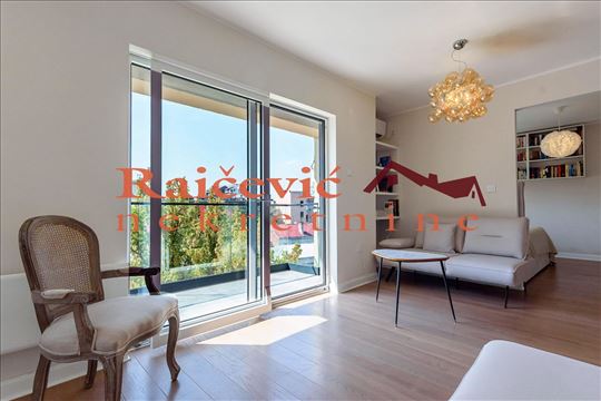 Obilicev venac, luks, 2.0-soban, namesten!        