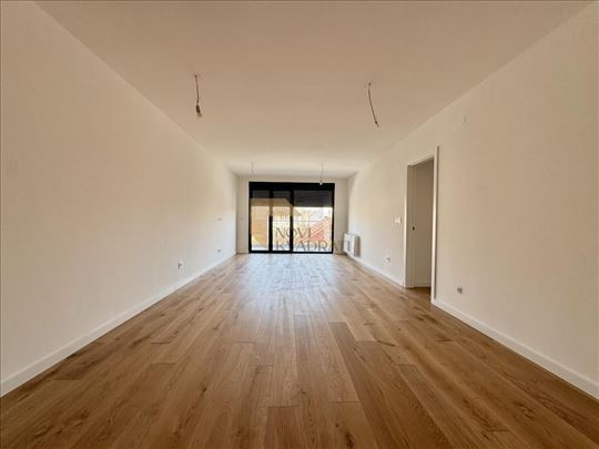 Odmah useljiv 4.0 stan sa pogledom na Hram