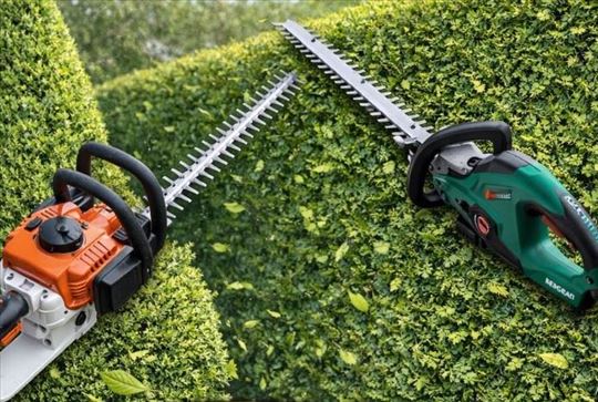 Šišanje žive ograde košenje trave 