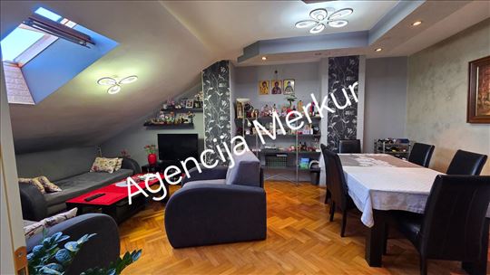 Trosoban stan,namešten,Kej,88m2