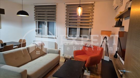 Izdaje se dvoiposoban stan kod Filozofskog fakulte