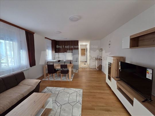 Nov, odmah useljiv, lux stan 46m2 + Ostava Ledine