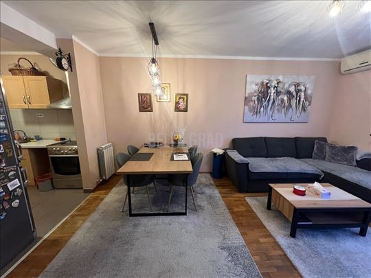 Odličan 4.0 stan + garaža