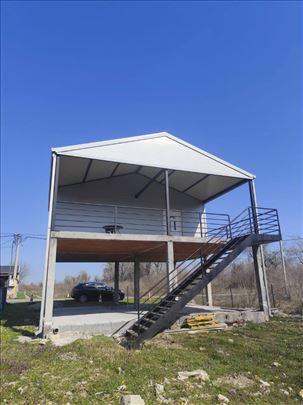 Plac 44 a uz Dunav sa vikendicom i vezom za čamac