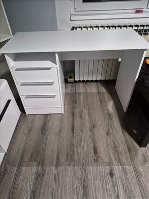 Radni sto sa fiokama