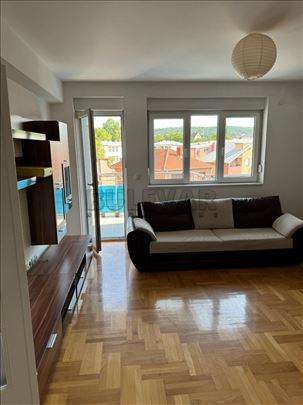 Četvorosoban stan, Čair, III sprat, 101 m2