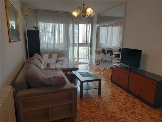 Izdajem dvosoban namešten stan blok 63