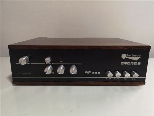 Josti Electronic Pojacalo