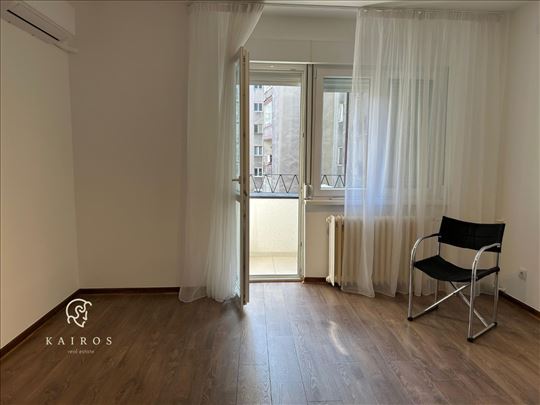 Moderan dvosoban stan sa parkingom