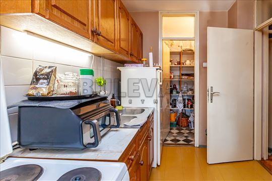 Park Sv.Save, dvoiposoban stan, IV sprat, lift,