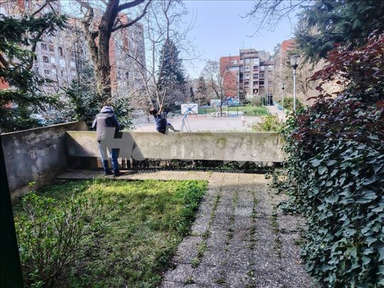 Stan sa dve spoljnje terase od oko 34m2 