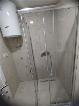 Tus kabina, baterija, wc solja, kotlic, lavabo, ku