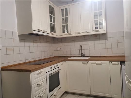 Ekonomski fakultet luks stan odmah useljiv