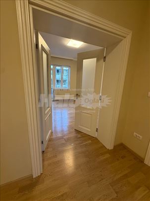 Ekskluzivan salonac – Dorćol, Strahinjića Bana