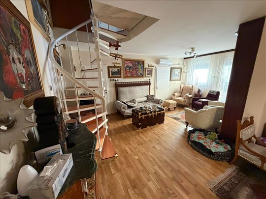 Grbavica - Fantastična lokacija! Četvoroiposoban!