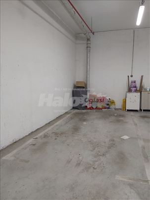 Izdavanje garažnog mesta u naselju S.Stepanovic