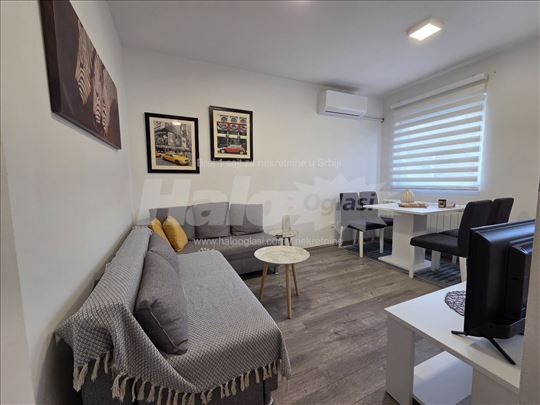 1.5 stan Jovanke Radakovic, niske režije