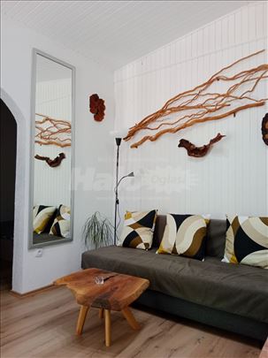 Jednosoban stan za izdavanje, Admirala geprata