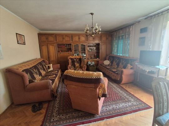 Kuća, Banatski Brestovac, 8 ari