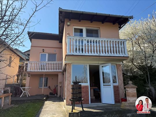 Kuca u Bockama preko puta NS