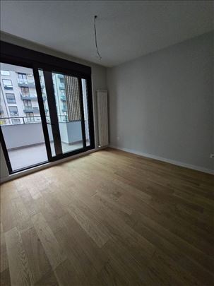 Lion, nov, neuseljavan, garaža