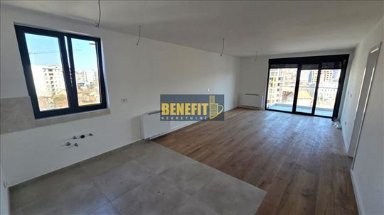 Lux novogradnja u blizini Autokomande