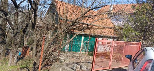 Resnik, Vojvode Kujundžića, 65m2+35m2-11 ari placa