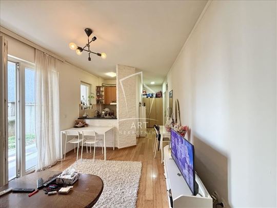 Stan sa dvorištem, 69m2 ID#14421