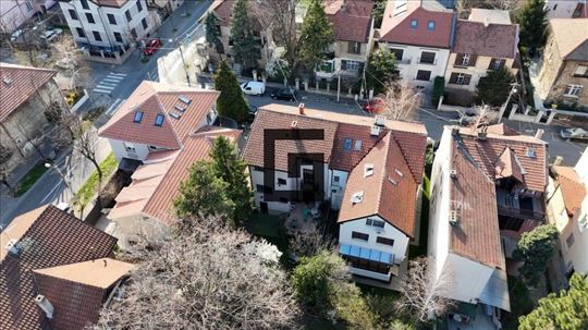 Stari grad/Palilula – Kuća 320 m², dvorište iza ku